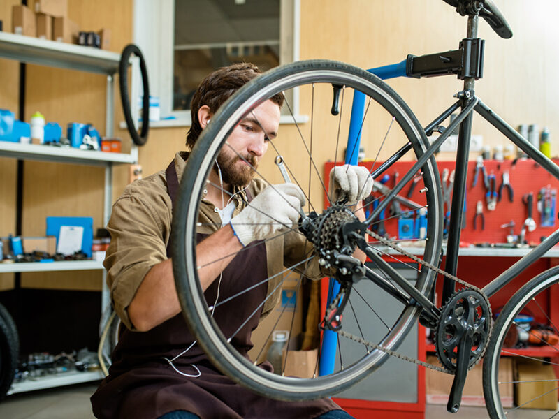 repairing-bicycle-wheel